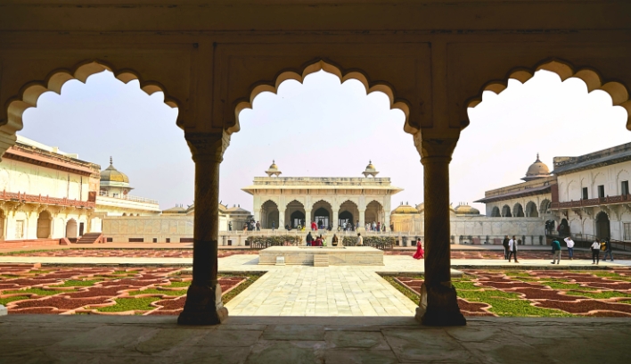 Gatimaan Express Train Tour of the Taj Mahal