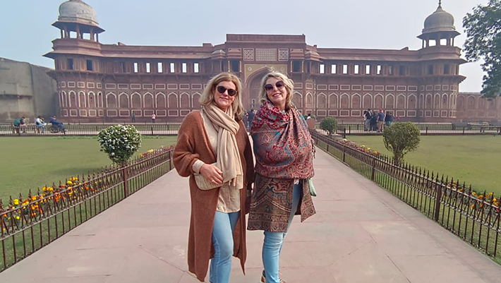 Agra Taj Mahal Tour by Superfast Train from Delhi