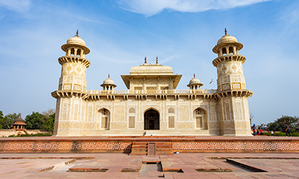 Taj Mahal Tour By Luxury Cars from Delhi