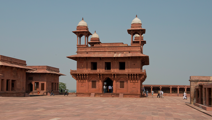 From Delhi: Overnight Agra Tour With Fatehpur Sikri